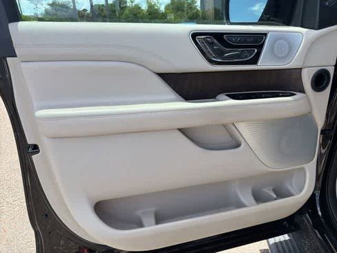 Used 2020 Lincoln Navigator L Reserve w/ Luxury Package AWD/4WD image 26