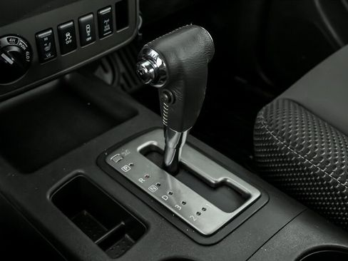 Used 2019 Nissan Frontier PRO-4X image 26