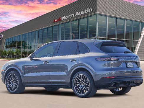 Used 2021 Porsche Cayenne image 5