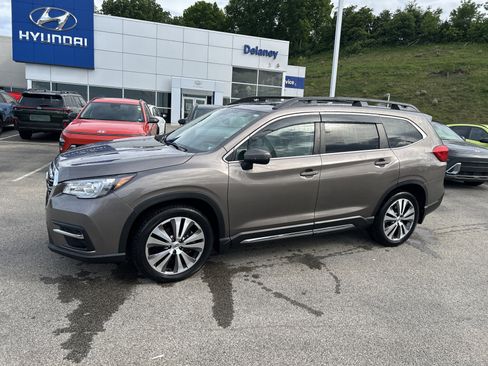 Certified 2022 Subaru Ascent Limited w/ Technology Package AWD/4WD image 9