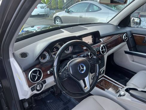 Used 2014 Mercedes-Benz GLK 350 4MATIC w/ Premium 1 Package image 21