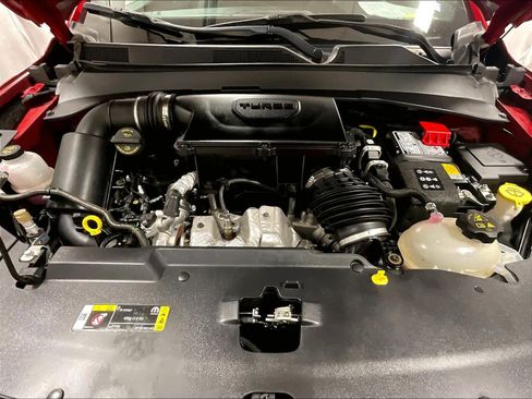 Used 2023 Jeep Compass Limited image 29