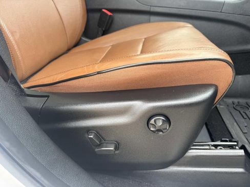 Used 2021 Jeep Grand Cherokee Overland image 12