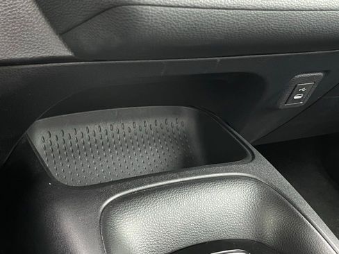 Used 2025 Toyota Corolla LE FWD image 19
