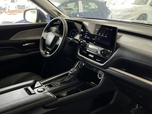 Used 2025 Toyota Grand Highlander FWD image 19