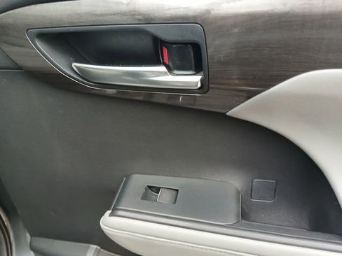 Used 2020 Toyota Highlander Platinum image 24