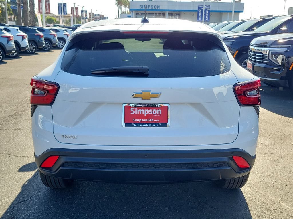 New 2026 Chevrolet Trax LS w/ LS Convenience Package FWD image 20