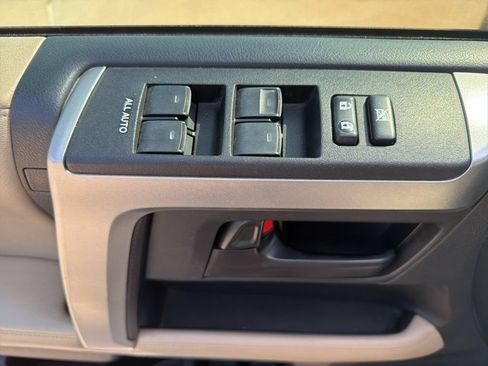 Used 2013 Toyota 4Runner Limited RWD image 18