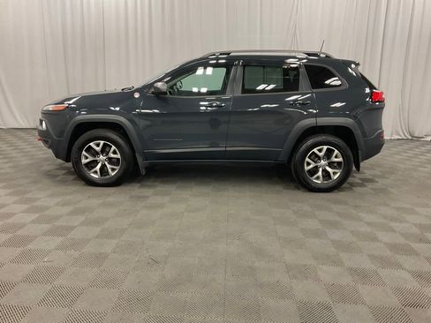 Used 2016 Jeep Cherokee Trailhawk w/ Comfort/Convenience Group AWD/4WD image 13