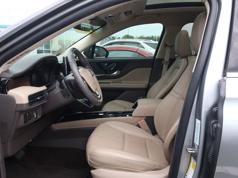 Used 2021 Lincoln Corsair Reserve w/ Elements Package FWD image 9
