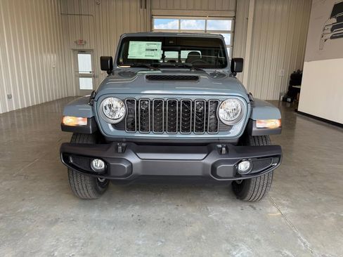New 2025 Jeep Gladiator Sport image 23