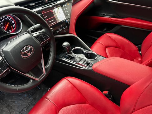 Used 2019 Toyota Camry XSE w/ Navigation Package image 10