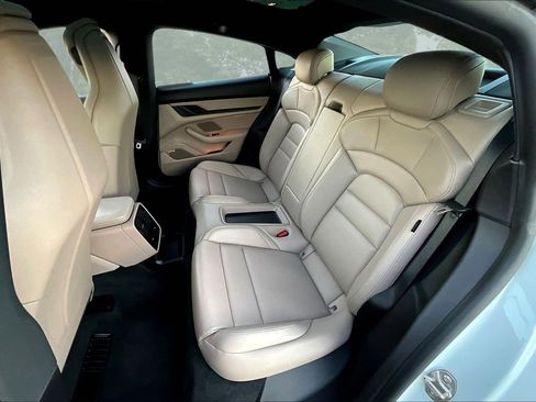 Used 2022 Porsche Taycan image 24
