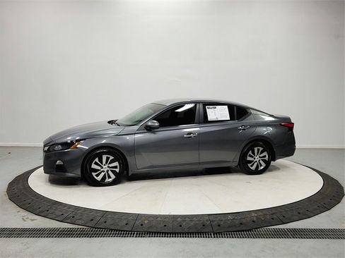 Used 2022 Nissan Altima 2.5 S image 4