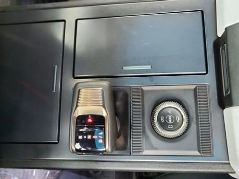 Used 2024 GMC Hummer EV 3X w/ Omega Edition image 47