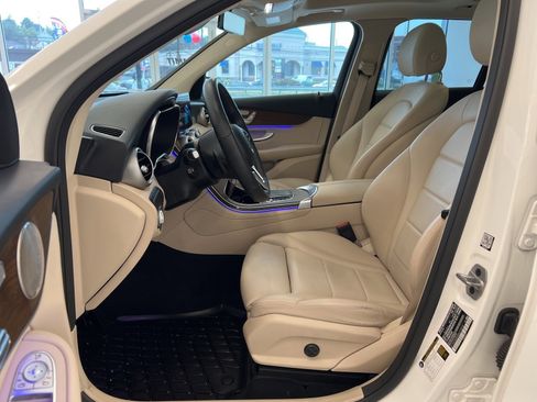 Used 2021 Mercedes-Benz GLC 300 4MATIC image 43