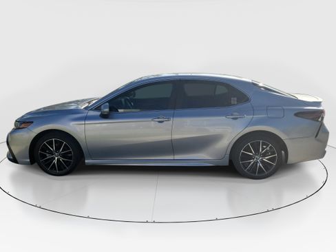 Certified 2023 Toyota Camry SE FWD image 4