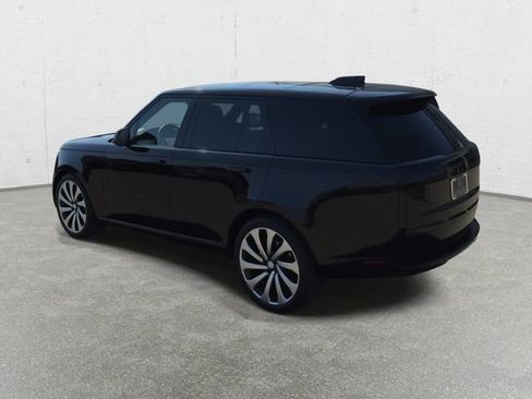 Used 2025 Land Rover Range Rover SE AWD/4WD image 7
