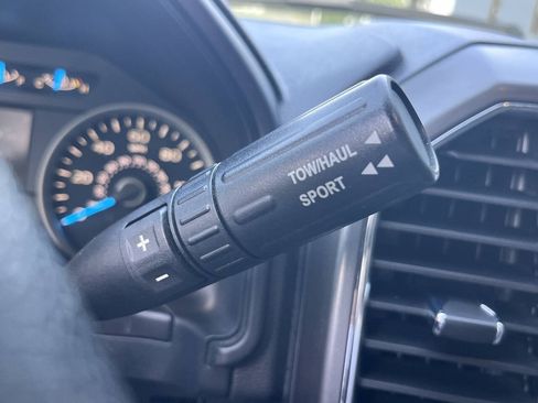 Used 2015 Ford F150 XLT w/ Equipment Group 302A Luxury AWD/4WD image 35