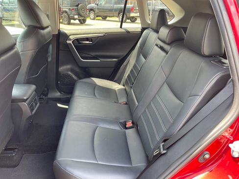 Used 2019 Toyota RAV4 Limited AWD/4WD image 13