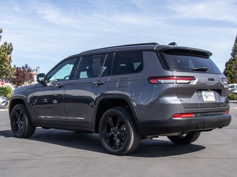 Used 2021 Jeep Grand Cherokee L Laredo RWD image 5