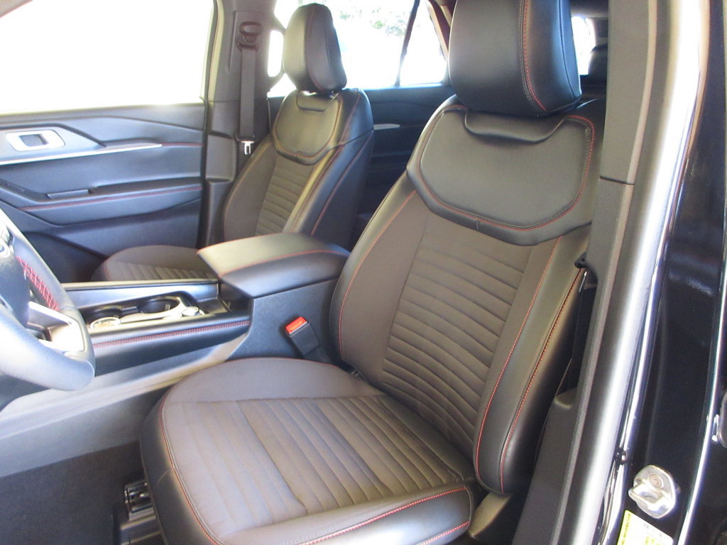 Used 2026 Ford Explorer ST-Line w/ Premium Package RWD image 12