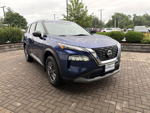 Used 2023 Nissan Rogue S AWD/4WD image 7