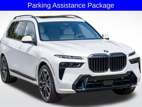Used 2025 BMW X7 xDrive40i w/ M Sport Package AWD/4WD image 10
