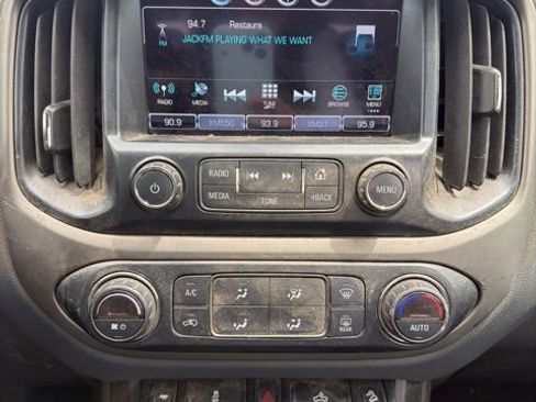 Used 2017 Chevrolet Colorado Z71 image 14