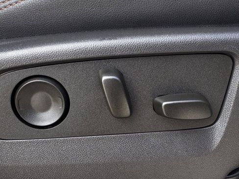 Used 2025 GMC Sierra 2500 AT4 w/ AT4 Premium Plus Package image 29