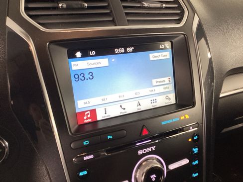 Used 2018 Ford Explorer Sport AWD/4WD image 30