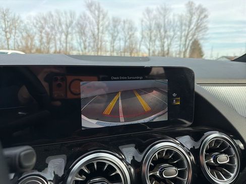 Used 2022 Mercedes-Benz GLA 250 4MATIC image 30