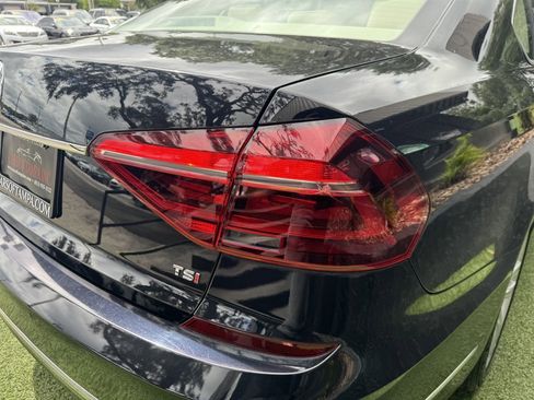 Used 2018 Volkswagen Passat 2.0T SE image 8