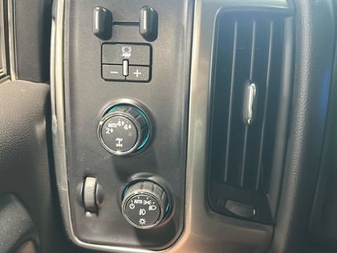 Used 2019 Chevrolet Silverado 1500 LT w/ All Star Edition AWD/4WD image 12