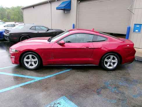 Used 2020 Ford Mustang Coupe RWD image 4