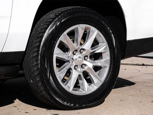 Used 2022 Chevrolet Suburban Premier image 60