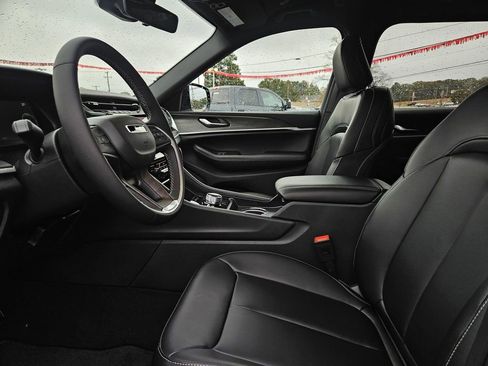 New 2025 Jeep Grand Cherokee L Limited image 12