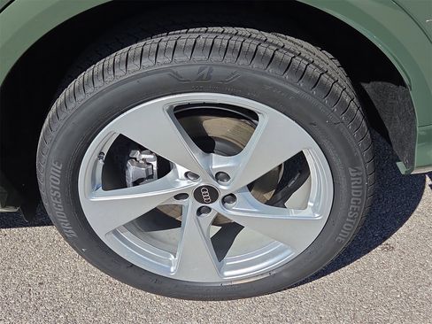 Certified 2025 Audi Q5 Premium Plus image 11