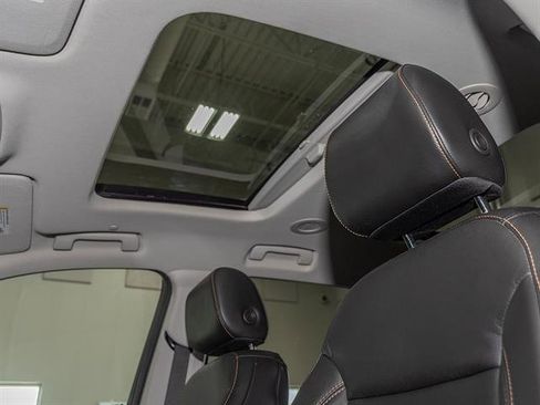 Used 2019 Chevrolet Traverse LT w/ LT Premium Package AWD/4WD image 10