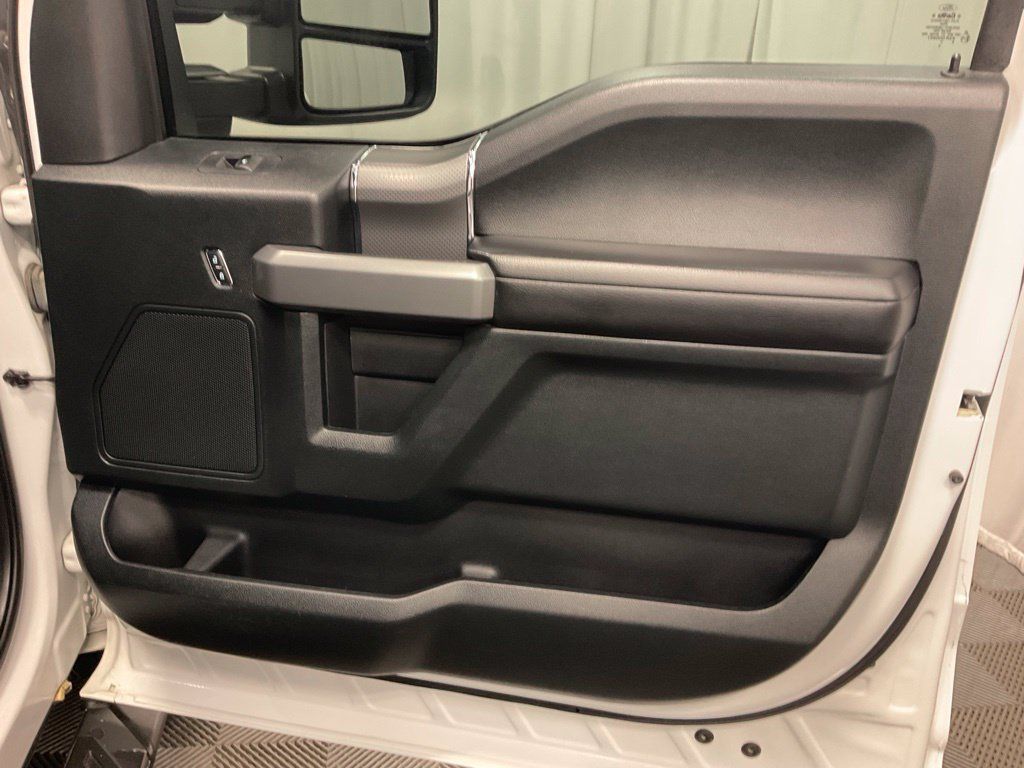 Used 2016 Ford F150 XLT w/ Equipment Group 302A Luxury AWD/4WD image 29