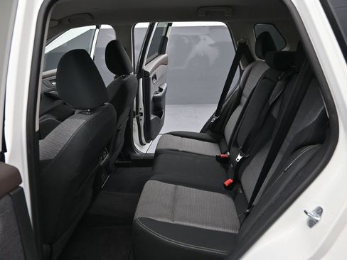 Used 2022 Nissan Rogue SV image 16