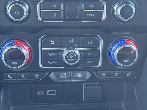 Used 2021 GMC Yukon XL AT4 w/ Technology Package image 25