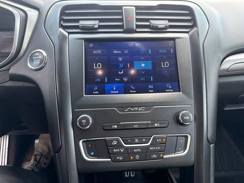 Used 2020 Ford Fusion SE w/ Equipment Group 151A FWD image 31