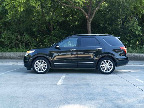 Used 2014 Ford Explorer Limited w/ Equipment Group 302A FWD image 6