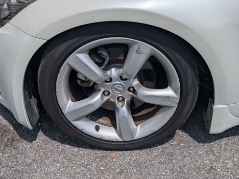 Used 2007 Nissan 350Z Touring RWD image 11