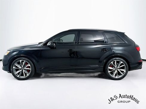 Used 2023 Audi SQ7 Premium Plus w/ Executive Package image 4