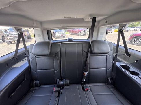 Used 2020 GMC Yukon XL SLT w/ Open Road Package AWD/4WD image 12
