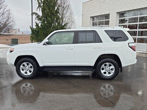 Used 2016 Toyota 4Runner SR5 image 9