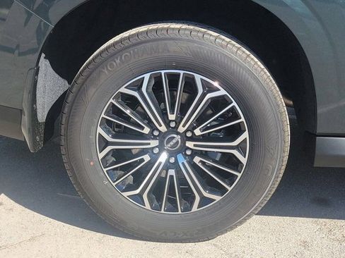 New 2026 Nissan Armada SL w/ Captain's Chari Seat Package RWD image 3