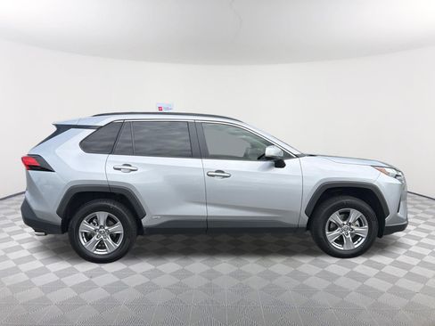 Certified 2022 Toyota RAV4 XLE w/ Convenience Package AWD/4WD image 19